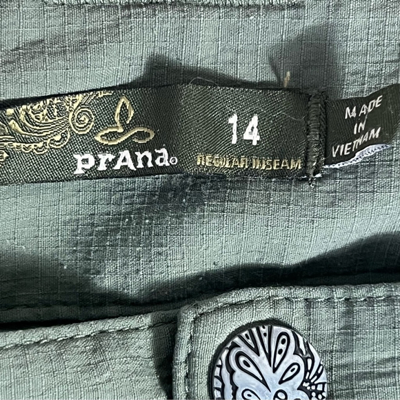 Prana Womens SZ 14 Green Convertible Cargo Hiking Pants Lightweight Straight leg - Picture 8 of 12